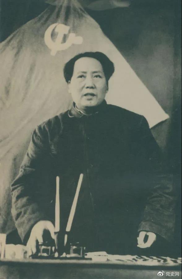 1949年3月5日,毛泽东在中共七届二中全会上作报告。