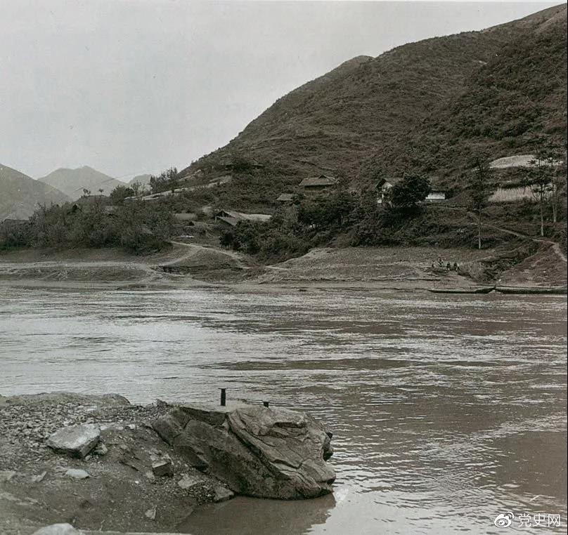 1935年1月,红一方面军一渡赤水的渡口之一——土城渡口。