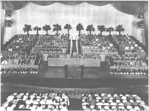 1956年9月15日至27日,中国共产党第八次全国代表大会举行。大会正式代表1026人,候补代表107人,代表全国1073万党员。毛泽东致开幕词,刘少奇作政治报告,周恩来作关于发展国民经济的第二个五年计划的建议的报告,邓小平作关于修改党章的报告。大会指出,社会主义改造已取得决定性胜利,社会主义制度已基本上建立。国内的主要矛盾,已经是人民对于建立先进的工业国的要求同落后的农业国的现实之间的矛盾,已经是人民对于经济文化迅速发展的需要同当前经济文化不能满足人民需要的状况之间的矛盾。党和人民当前的主要任务,就是要集中力量解决这个矛盾,把我国尽快地从落后的农业国变为先进的工业国。大会着重提出加强执政党建设的问题,通过新修订的《中国共产党章程》。