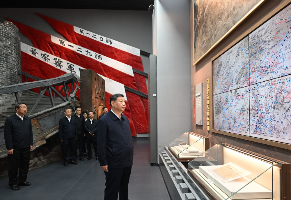 2025年7月7日，习近平在山西阳泉市向抗战烈士敬献花篮并参观百团大战纪念馆。