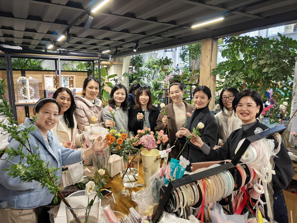 巾帼添芳华  花艺润初心